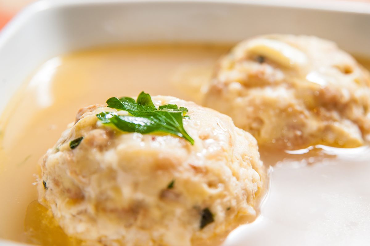 Cuciniamo insieme: canederli, asparagi e speck. E crema di zafferano