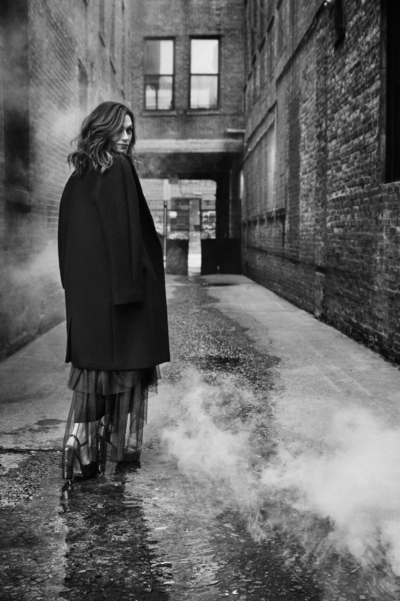 Black and white photo of Maggie Siff in New York City.