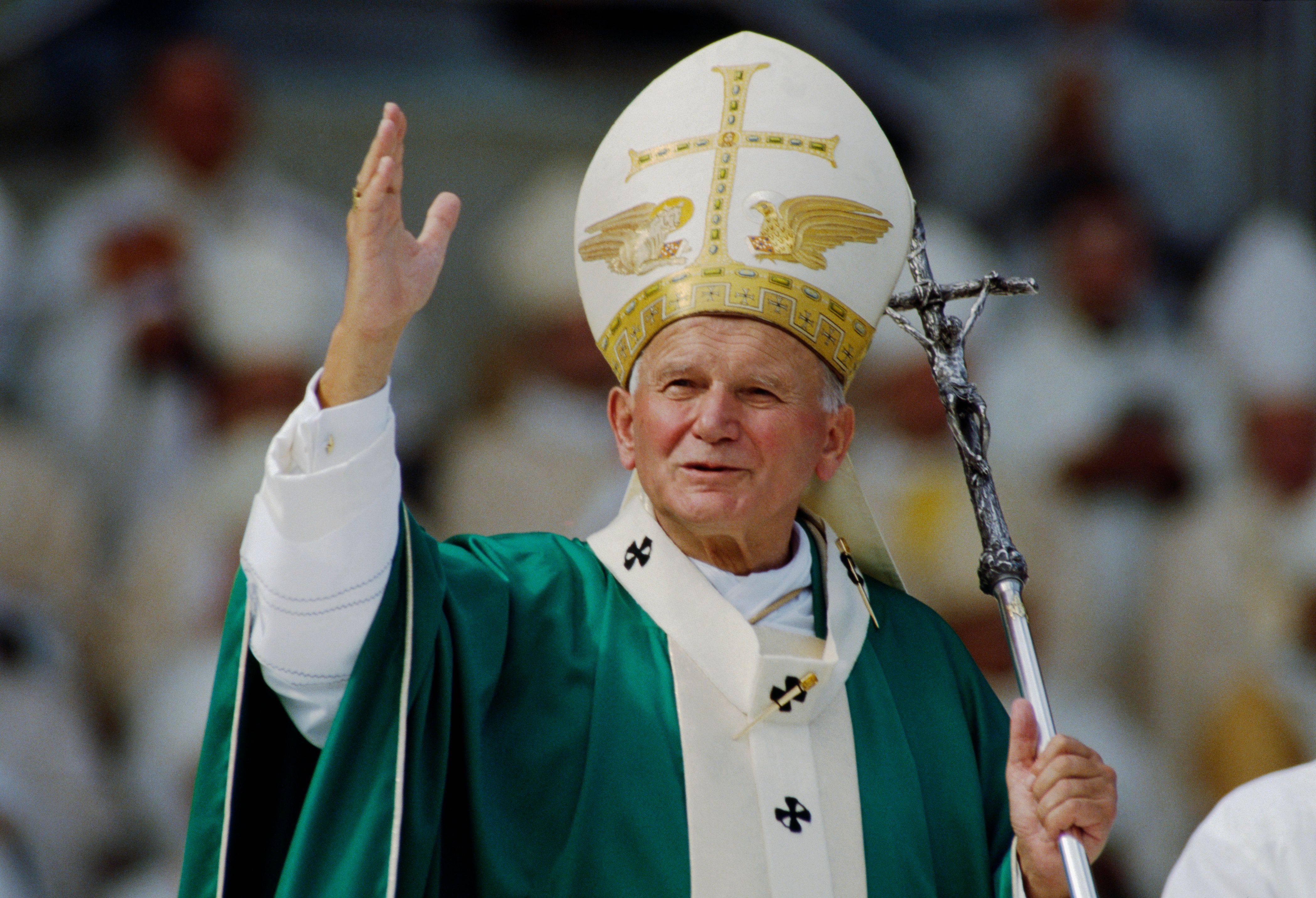 Il centenario di San Giovanni Paolo. II Papa che insegna ad amare la patria