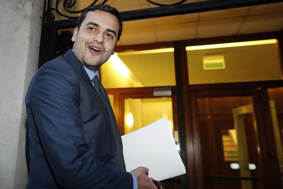 La faccia feroce grillina sulla maxi sanatoria