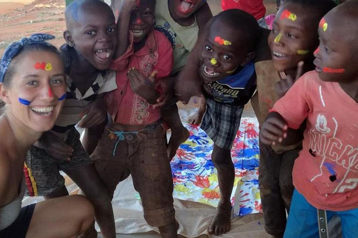 Niente assicurazioni né credenziali. I pm puntano la Onlus della Romano