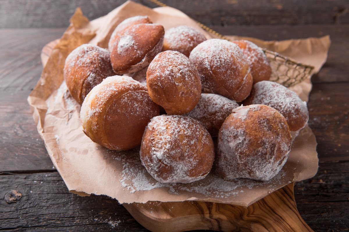 Cuciniamo insieme: bignè di albicocche