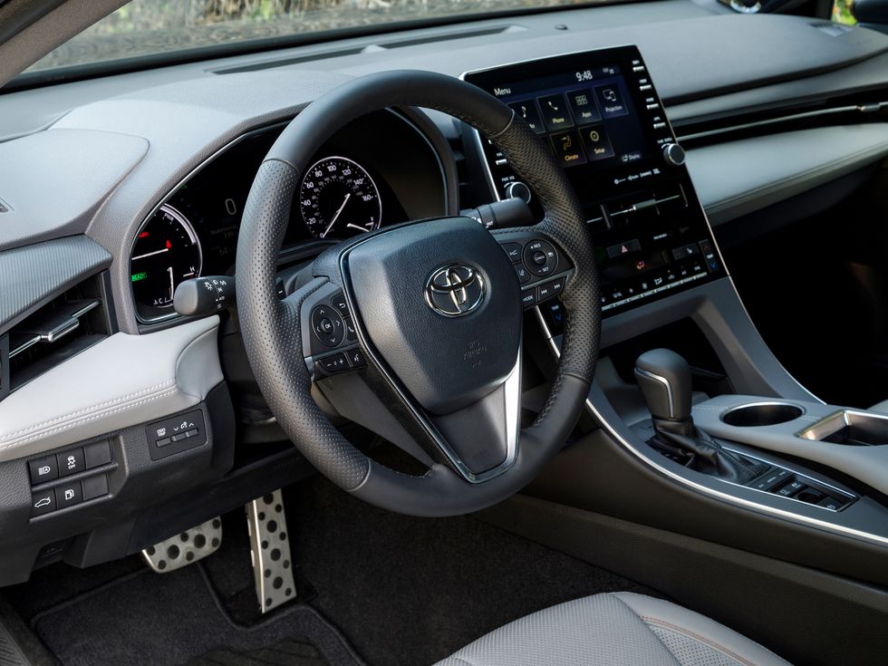 2020 Toyota Avalon Hybrid XSE