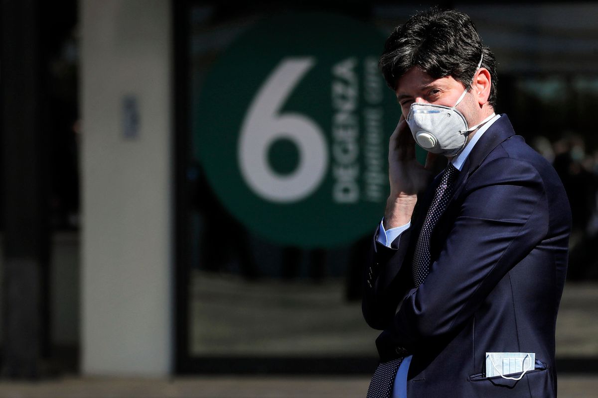 Vogliono spiarci persino le cartelle cliniche