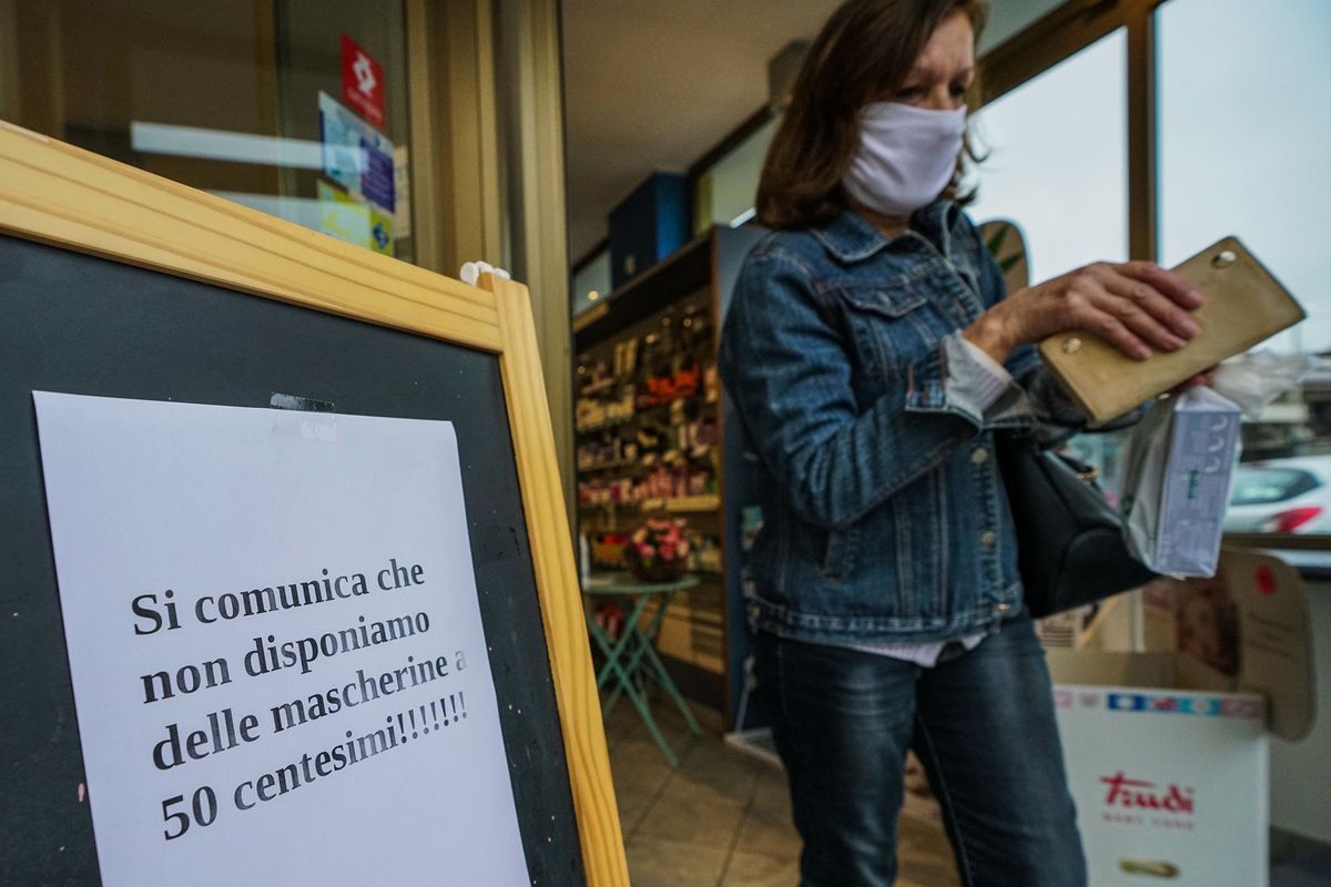 Protezioni già comprate dall’Italia ferme in Cina grazie ad Arcuri