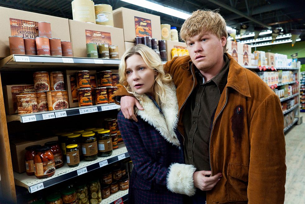 Kirsten Dunst and Jesse Plemmons inside a grocery store from the tv show Fargo.