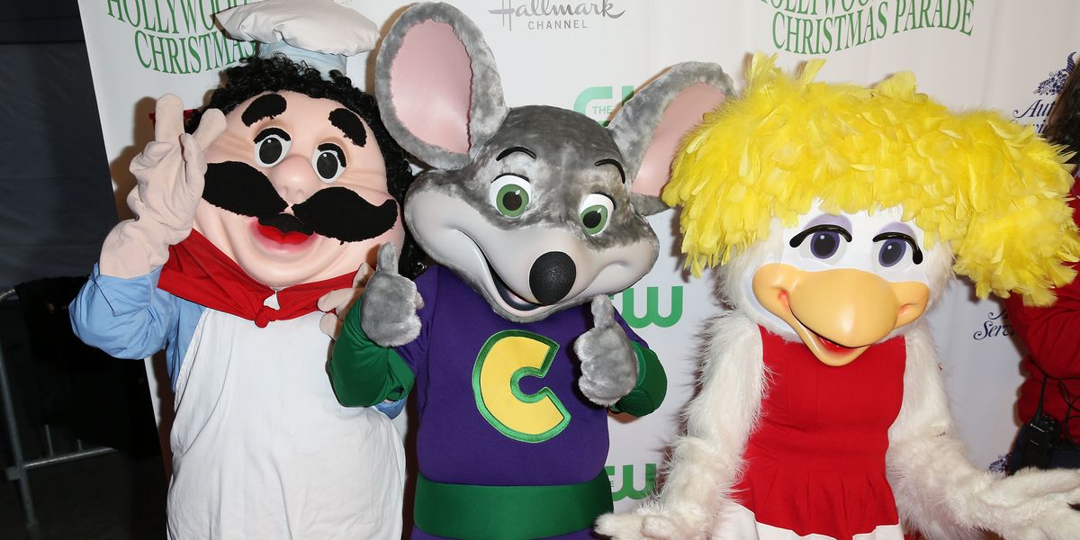 Chuck E. Cheese Goes Viral After 'Catfishing' Customers