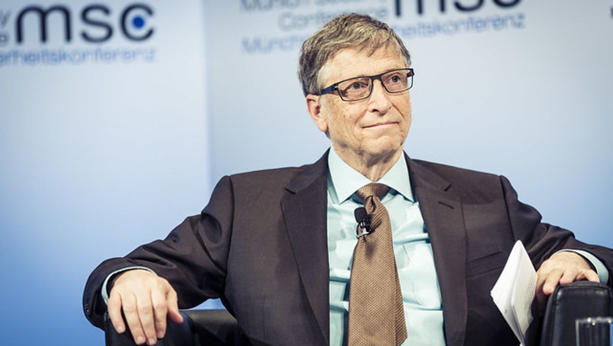 Conspiracist Alex Jones Launches Deranged Attack On Bill Gates