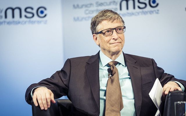 Conspiracist Alex Jones Launches Deranged Attack On Bill Gates