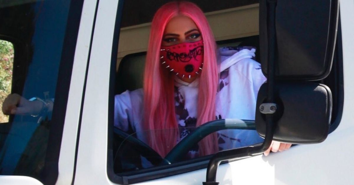 A Lady Gaga Fan Somehow Just Trolled FedEx Into Believing That She Nearly Hit Them With Her Truck While Delivering Packages