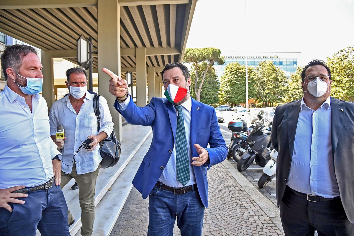 Le trame delle toghe sul caso Salvini