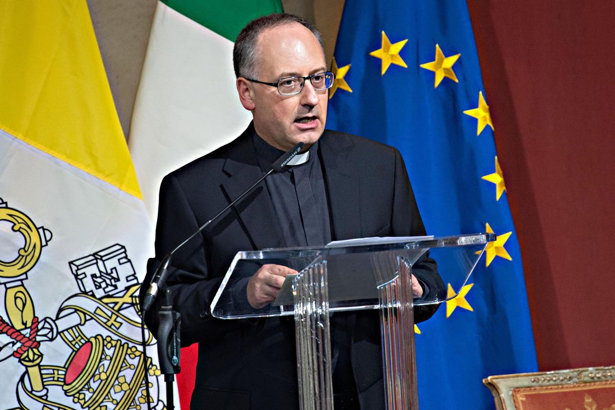 Quei prelati convertiti al culto di Santa Ue