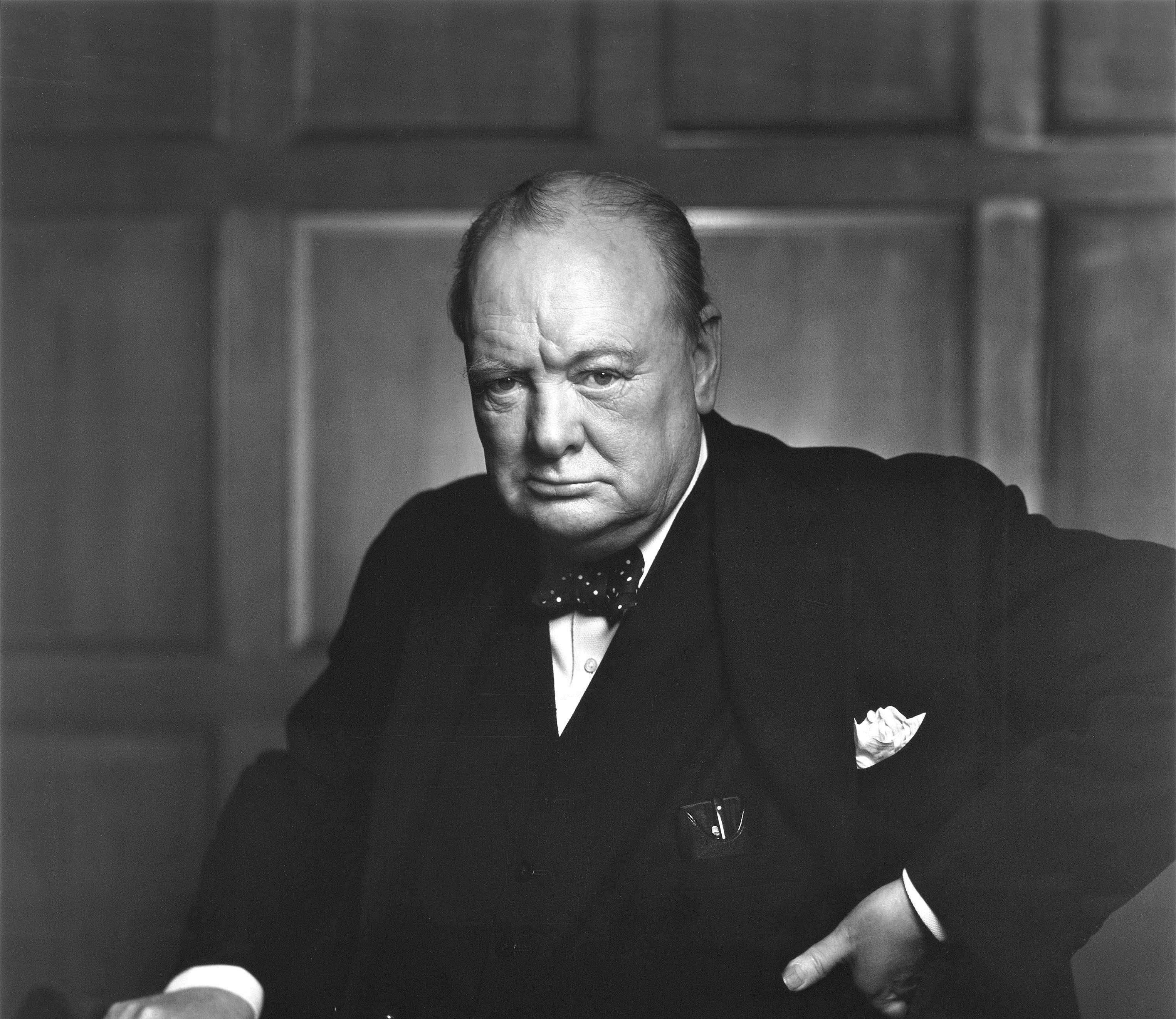 Serve un Churchill non l’odiosa strategia «bastone e carota» del ministro Boccia