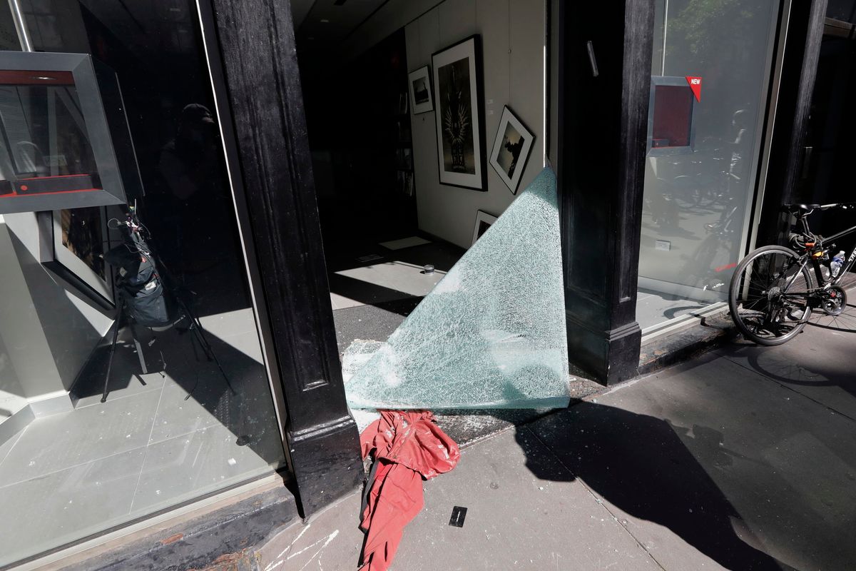 Da Ue e Onu atti di vandalismo contro gli Usa