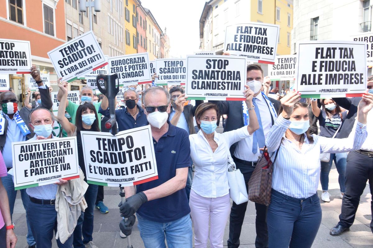 Vogliono mettere la mascherina alla sofferenza degli italiani