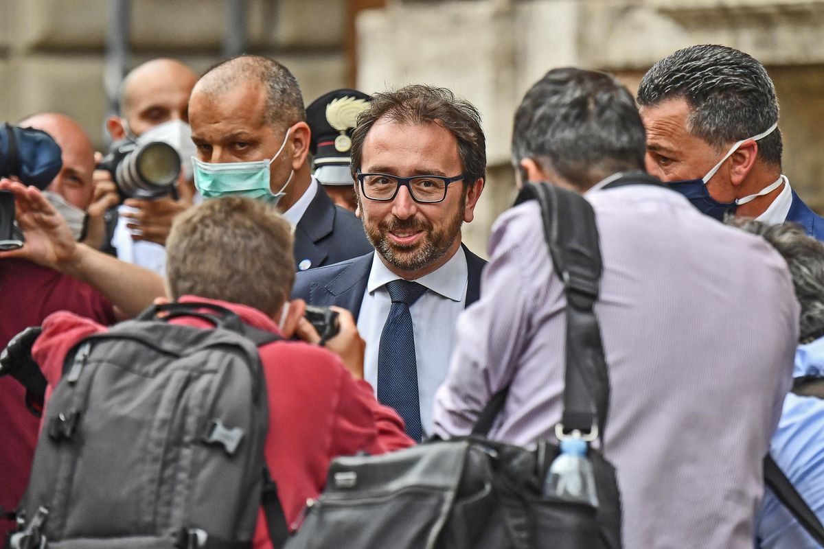 L’ennesima figuraccia di Bonafede: due detenuti evadono da Rebibbia