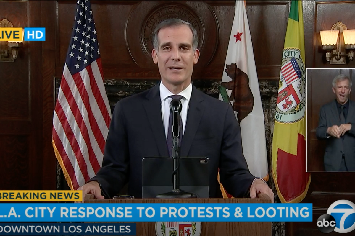 Los Angeles Mayor F**ks The Police