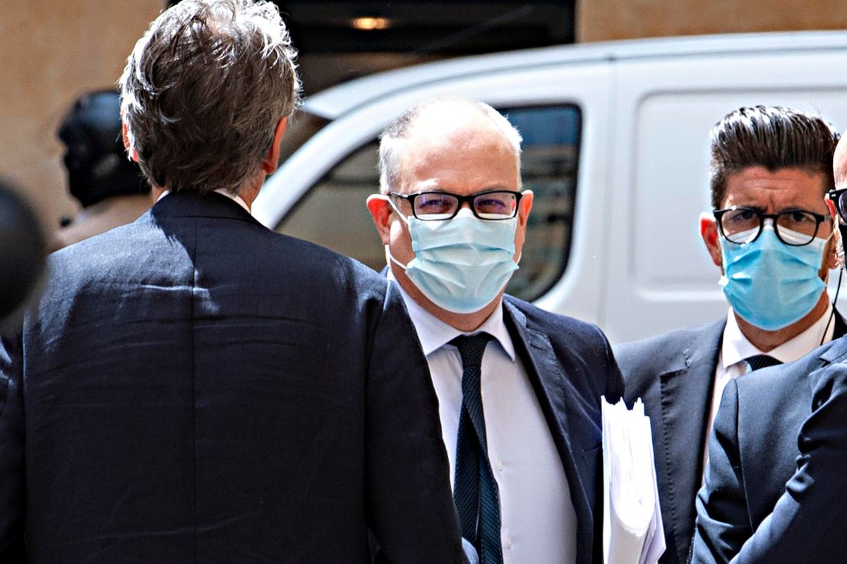 Imprese al verde. Gualtieri incolpa le banche