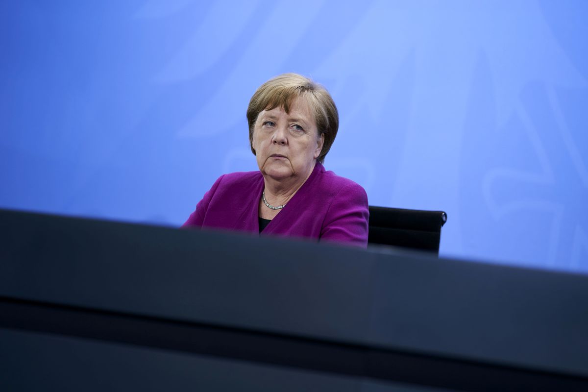 Piano della Merkel da 130 miliardi: soldi in tasca ai cittadini e giù le tasse