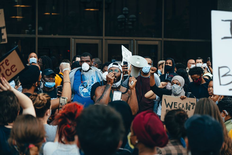 24 Powerful Images From The Black Lives Matter Protests Trending On Twitter Right Now