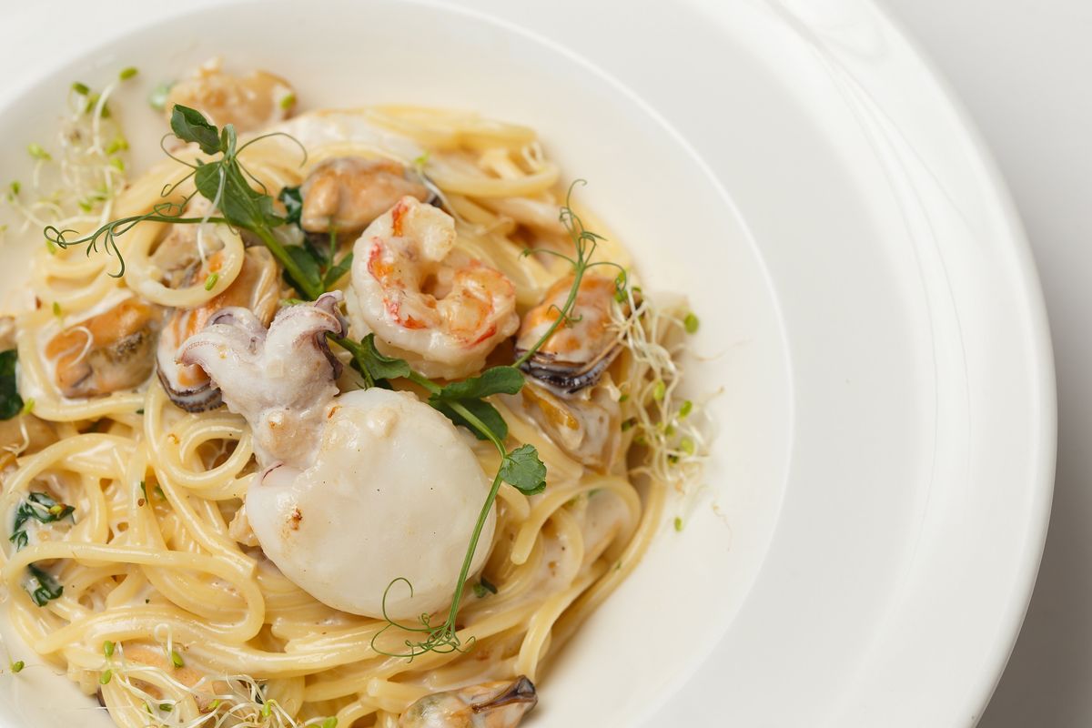 Cuciniamo insieme: spaghetti di mare con crema di fiori