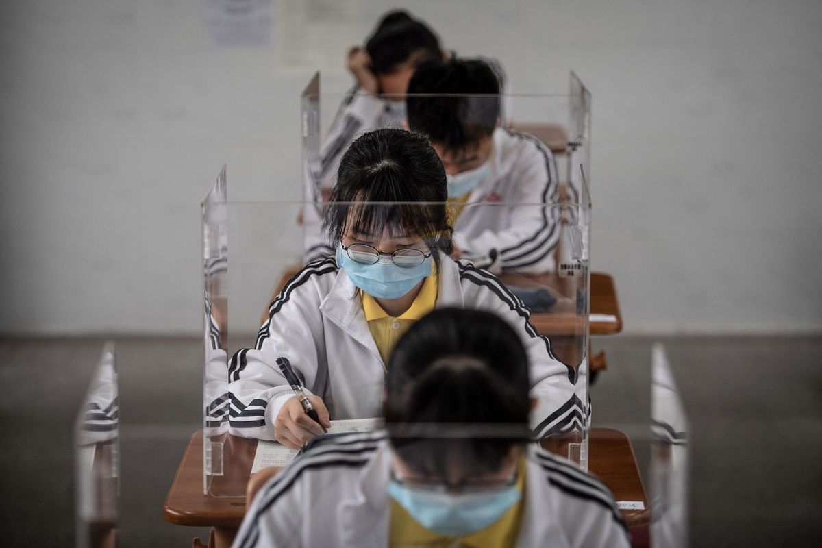 La scuola riaprirà
con 27.000 prof in meno