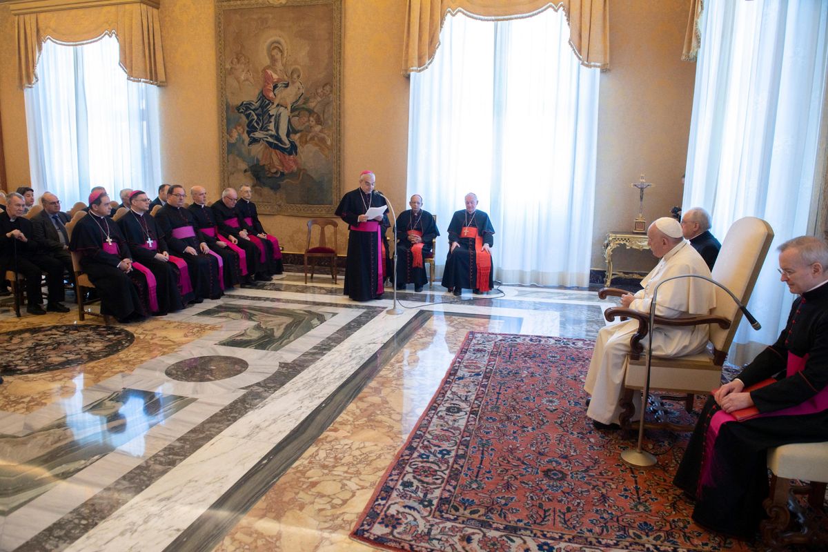 La mega truffa londinese travolge il Vaticano. Il broker delle mille e un’agenda
da Popolare di Bari a Ernst & Young