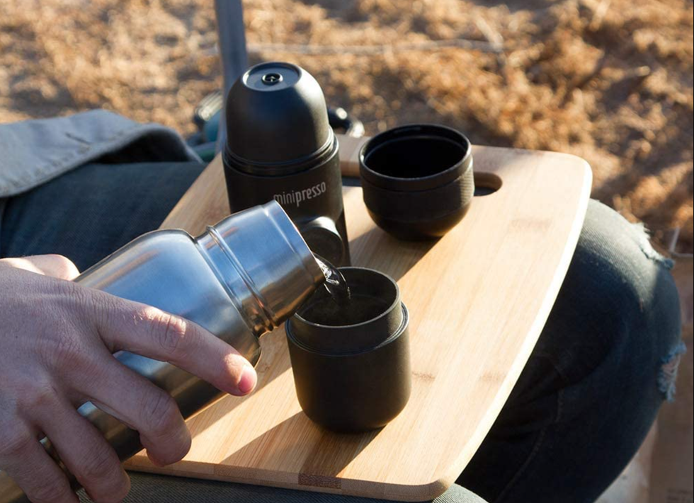 Compact, powerless espresso maker