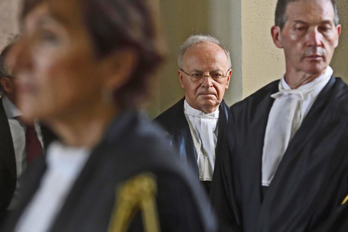 Nuova trappola M5s per Bonafede sull’età pensionabile della magistratura