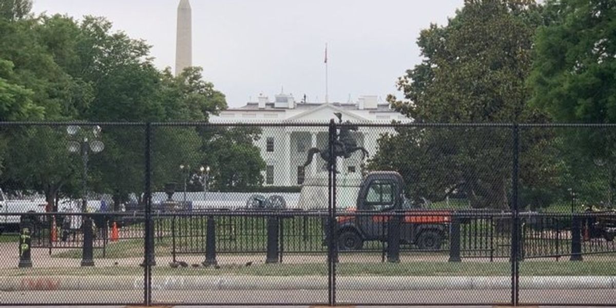 Protestors Turned White House Fence Into a Memorial Wall