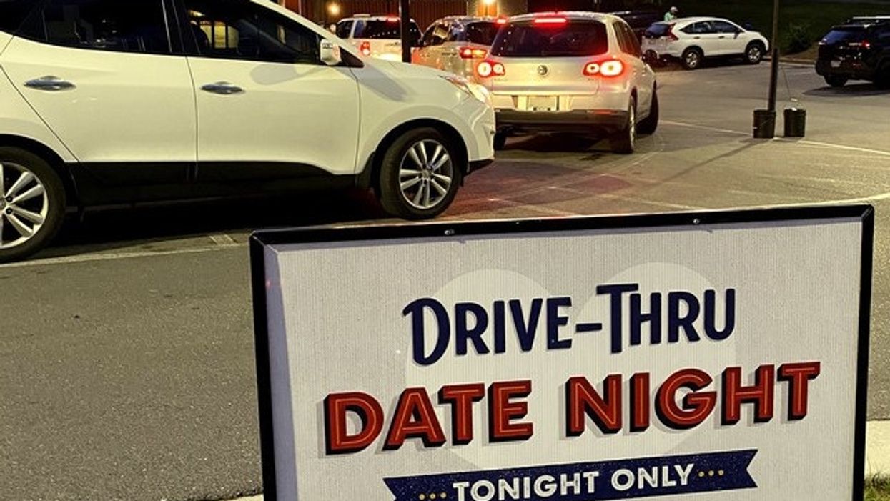 A Tennessee Zaxby's created a drive-thru date night with violins, a caricature artist and more