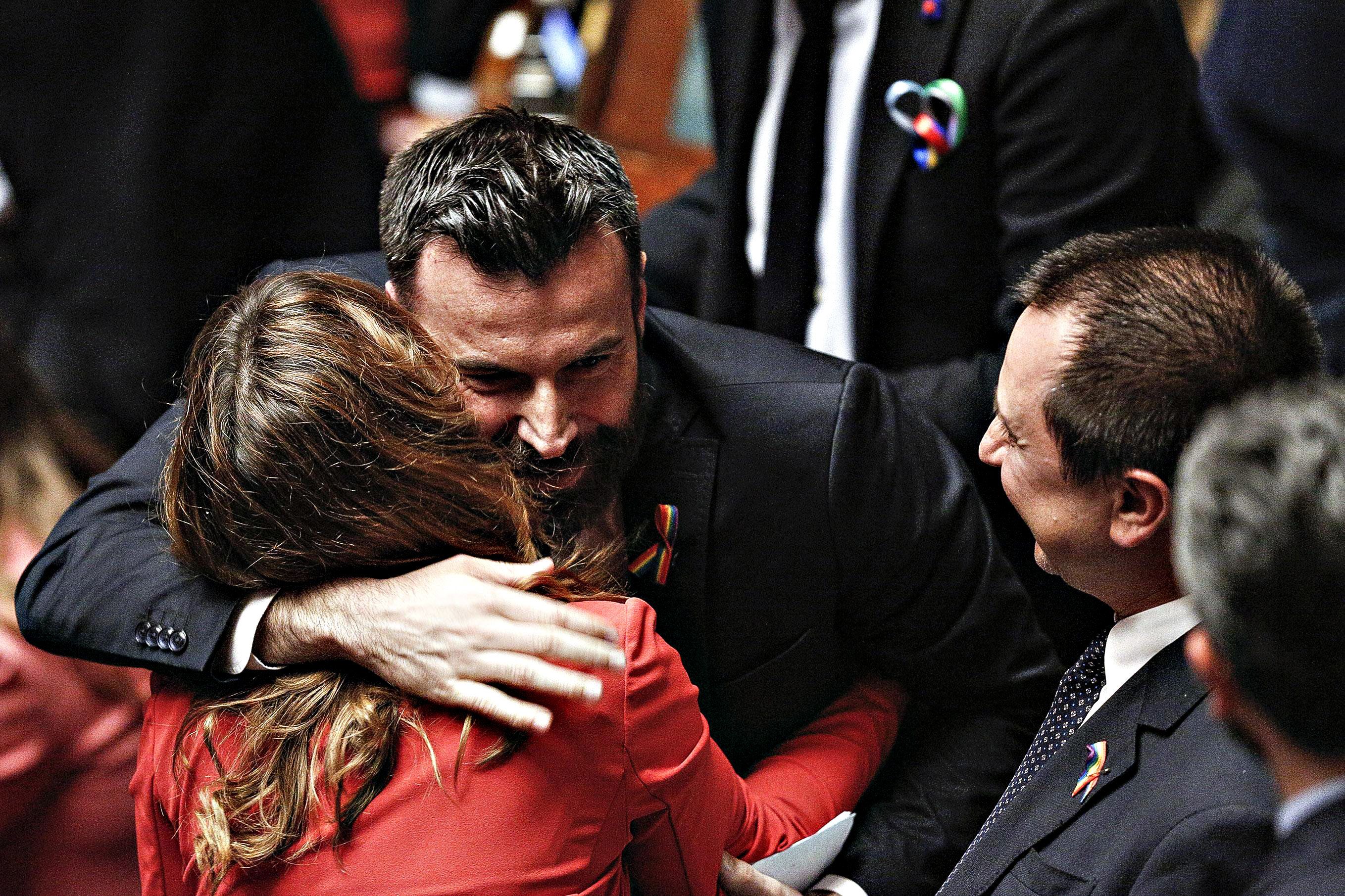 Mai visto: «Avvenire» va contro la Cei sulla legge bavaglio