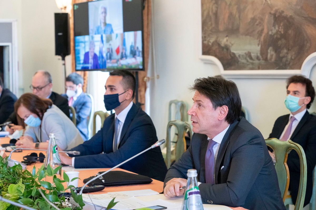 La fuga dalla realtà di Giuseppi, illuso di poter fare il mago