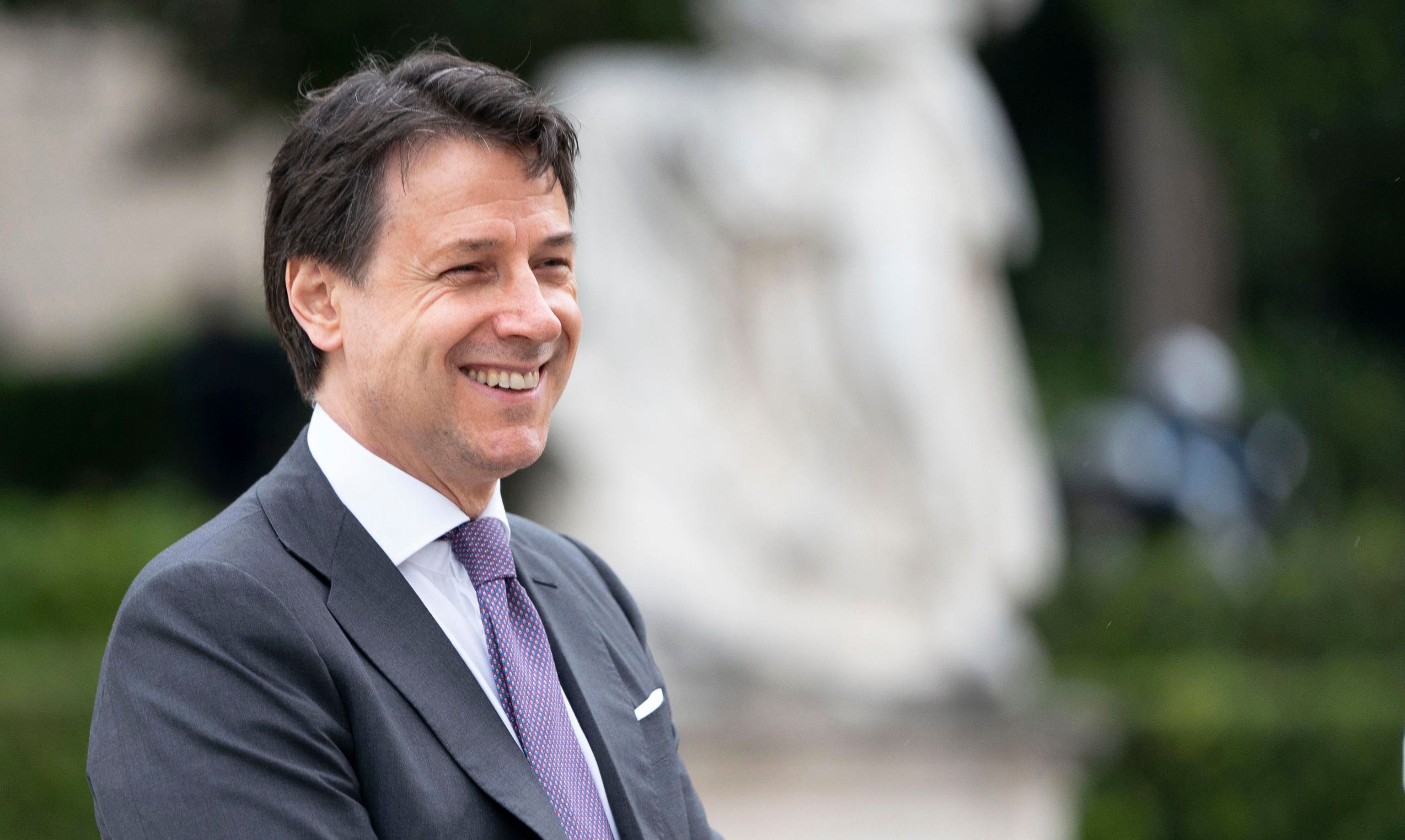 Conte chiacchiera e twitta ma si scorda i cassintegrati