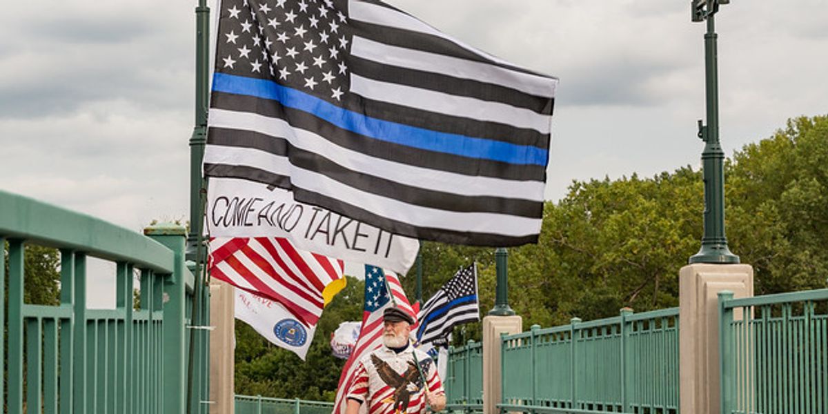 thin blue line flag