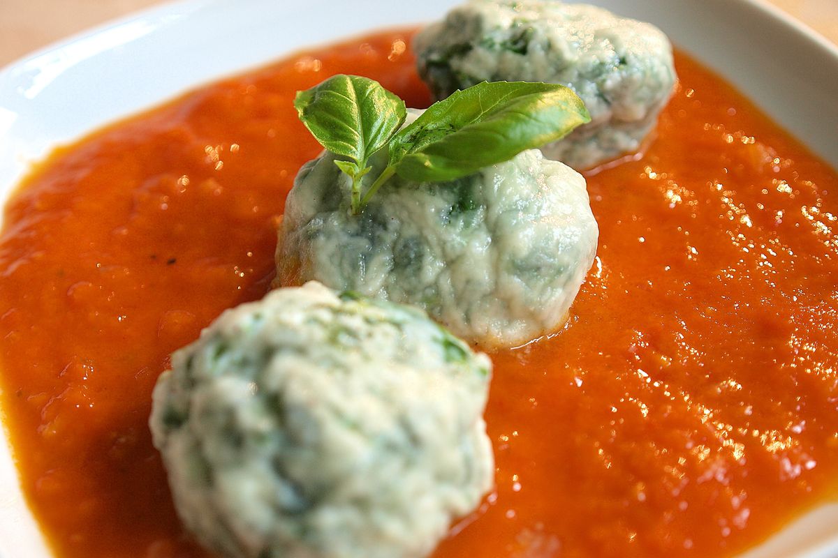 Cuciniamo insieme: gnudi di asparagi con crema di zafferano