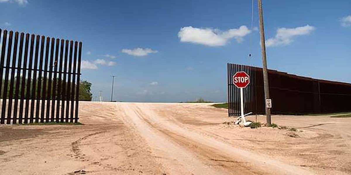  Border  fences work TheBlaze