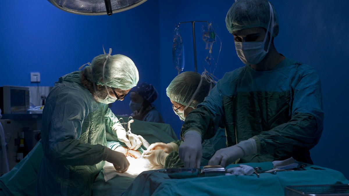 UK Doctors Perform Historic Surgery On Unborn Baby After Mother Chooses ...