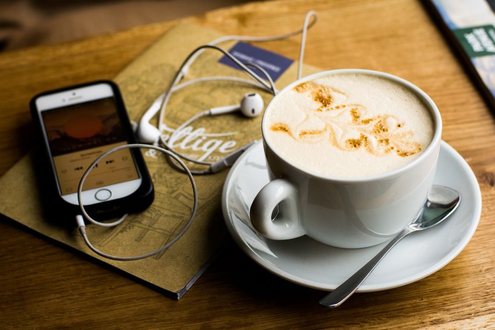15 Poppin' Songs That Were On Your iPod As A Middle Schooler In The Year 2010