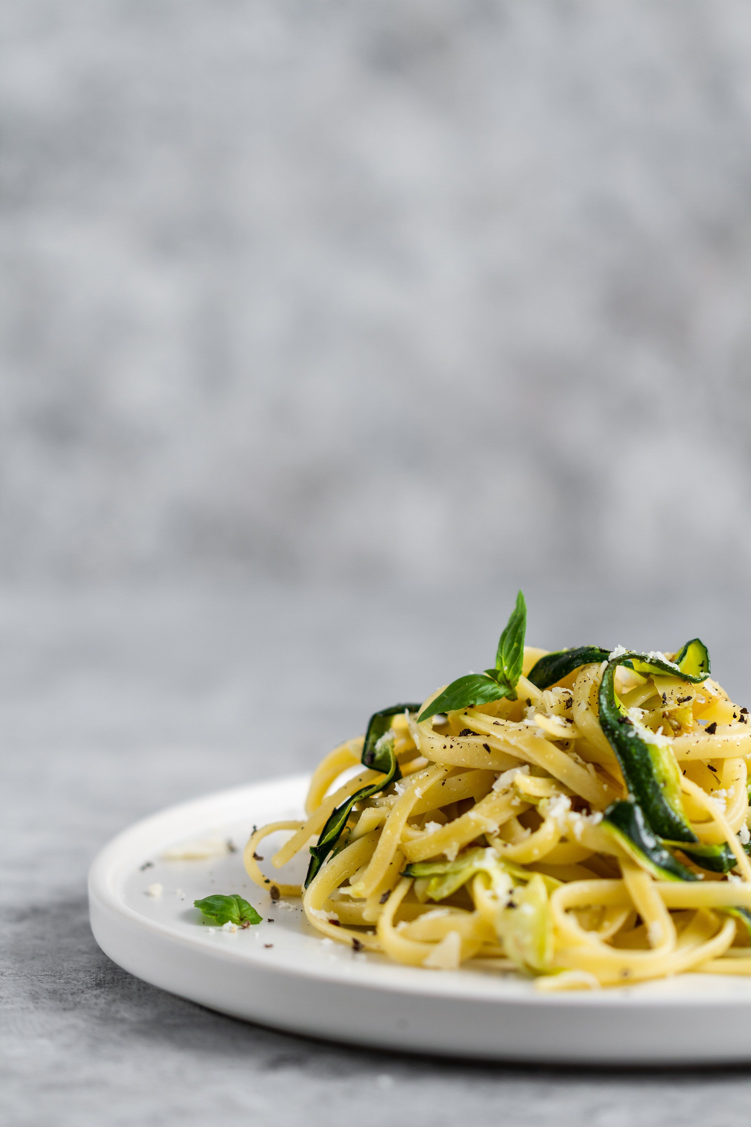 Cuciniamo insieme: linguine zucchine e bottarga