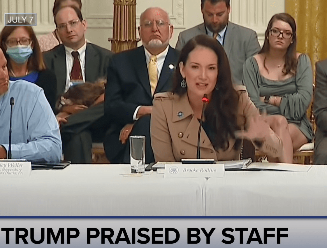 #EndorseThis: Laughing At The Horses' Asses In Trump's White House