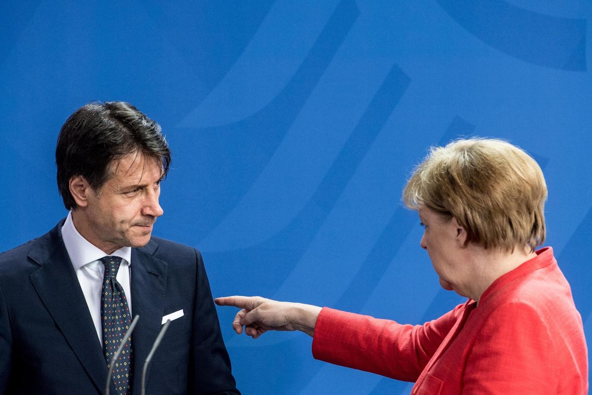 Dopo il fallimento della tournée europea Conte ha le armi spuntate con la Merkel