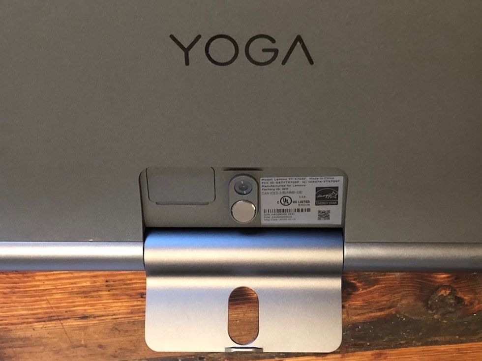 Lenovo Yoga Smart Tab