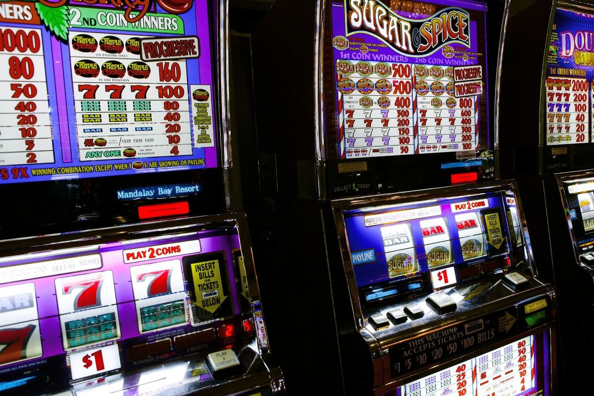 3 slots machines at casino