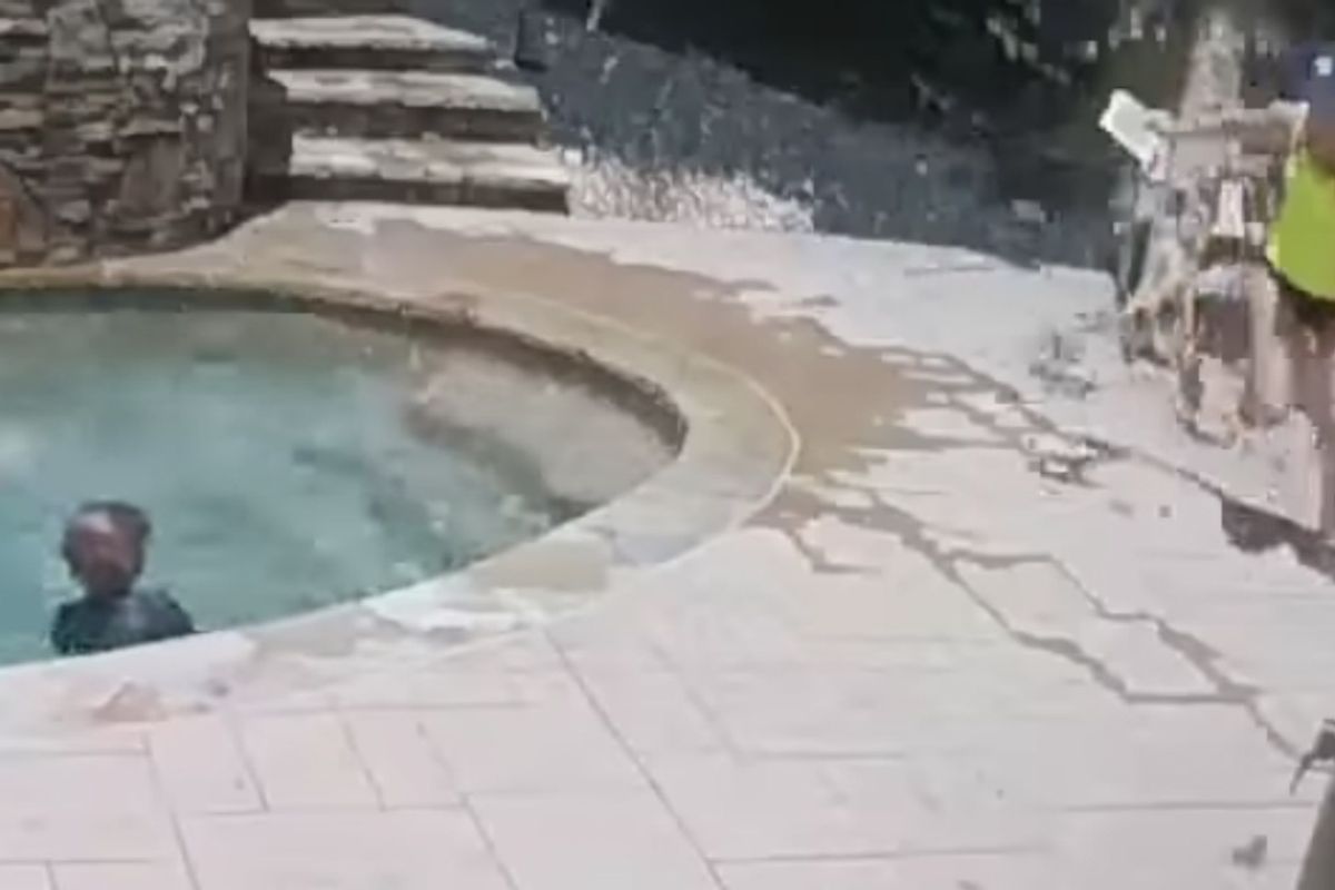 Hero son saves his sunbathing mom from death with a split-second warning