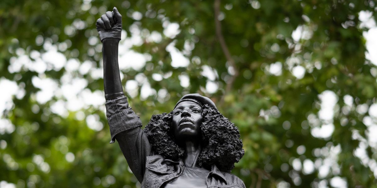 Toppled Slave Trader Statue Replaced by BLM Protester