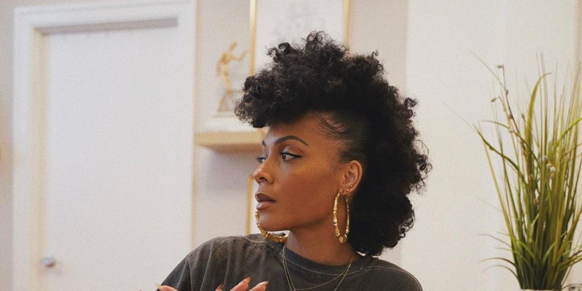 The Hairstyles Naturalistas Herald As Their Go-Tos When It's Hot Out