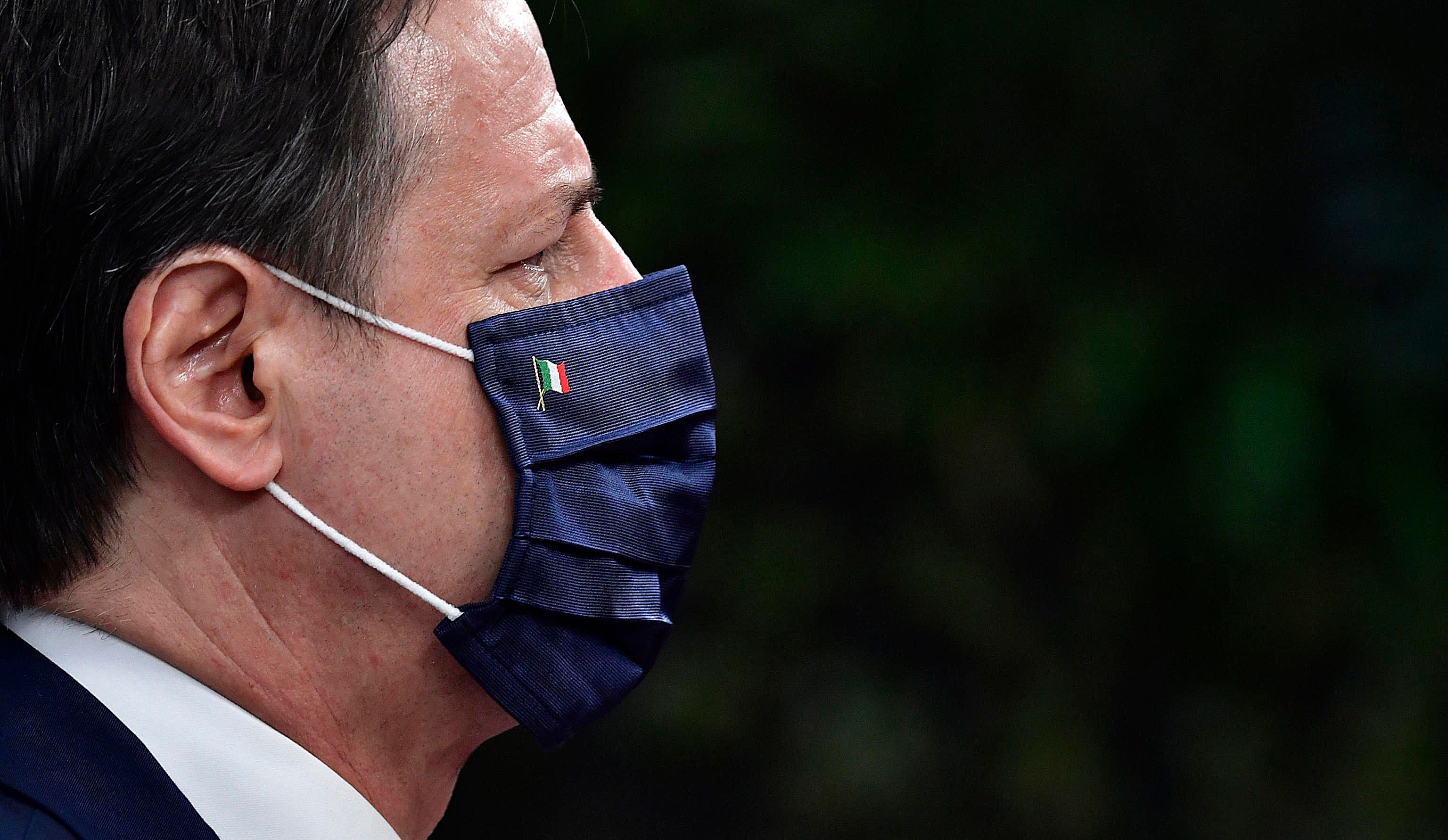 Conte si riprende gli aiuti alle imprese