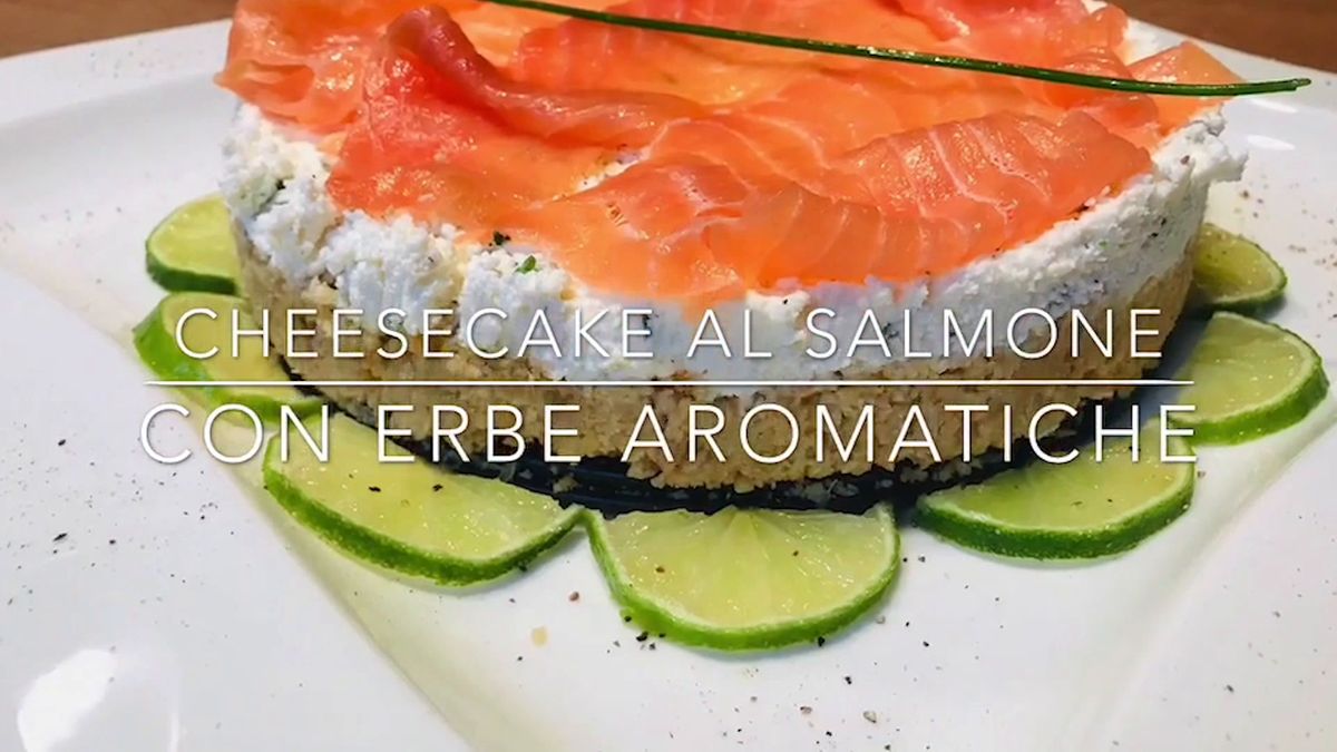 Cuciniamo insieme: cheesecake al salmone ed erbe aromatiche