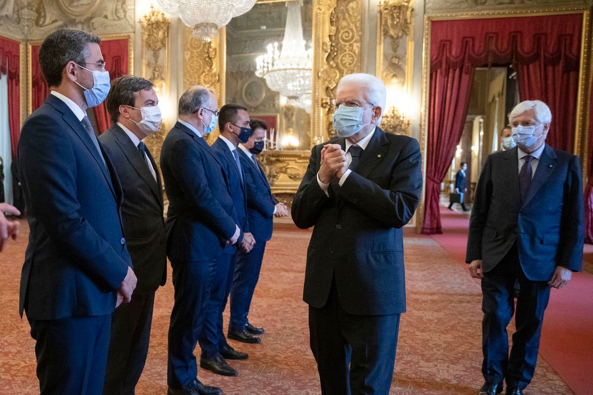 Il governo corre a prendere la comanda del Quirinale per i negoziati con l’Europa